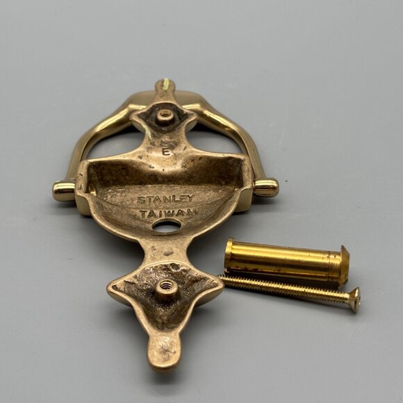 Vintage Stanley Brass Door Knocker With Classic Urn Shape Made In Taiwan - Picture 6 of 8
